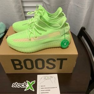 yeezy glow size 7